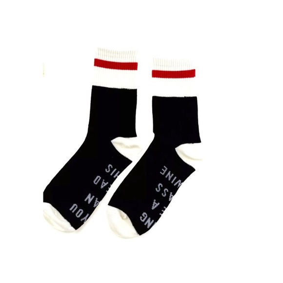 NEW If You Can Read This . . Bring Me Wine Socks - Picture 3 of 6